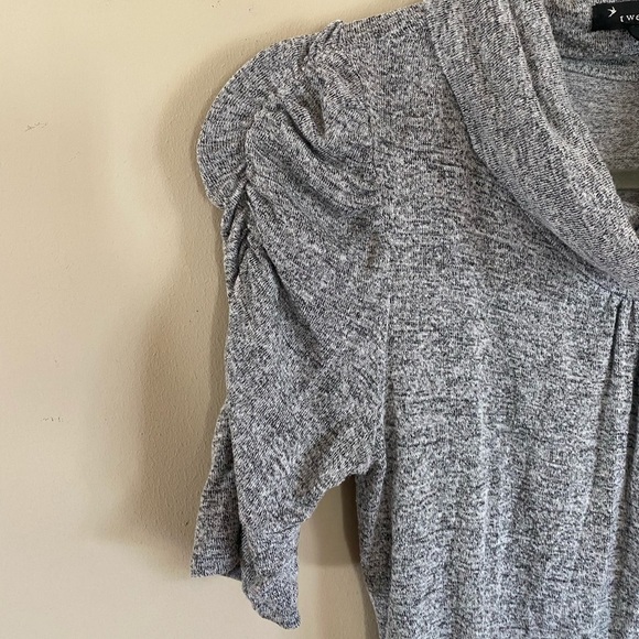 Forever 21 Gray Short Sleeve Dress/Blouse - Picture 3 of 6